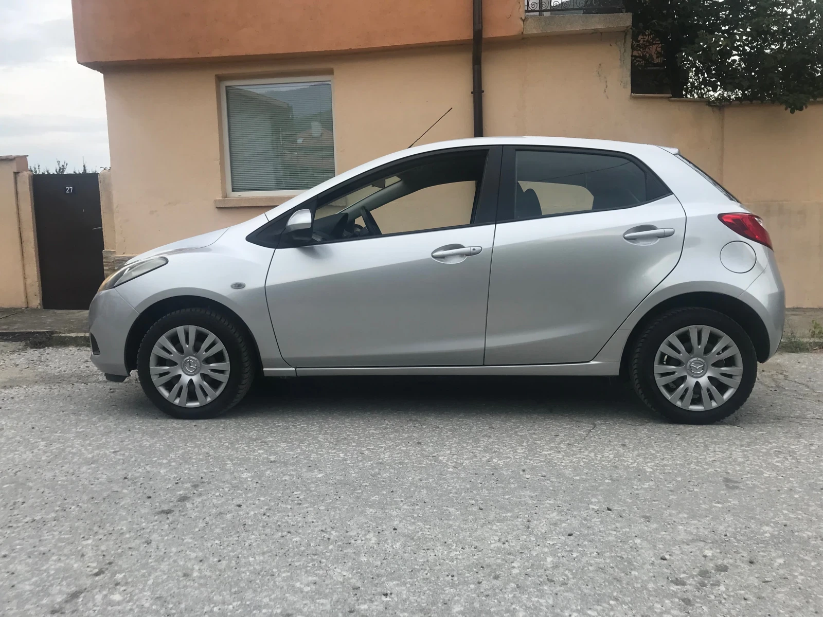 Mazda 2 1.5I AVTOMATIK - изображение 6