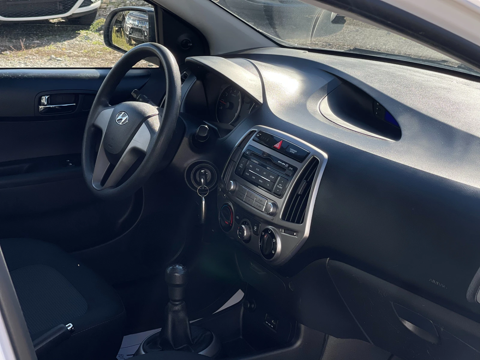 Hyundai I20 1.25i Facelift | Mobile.bg   12