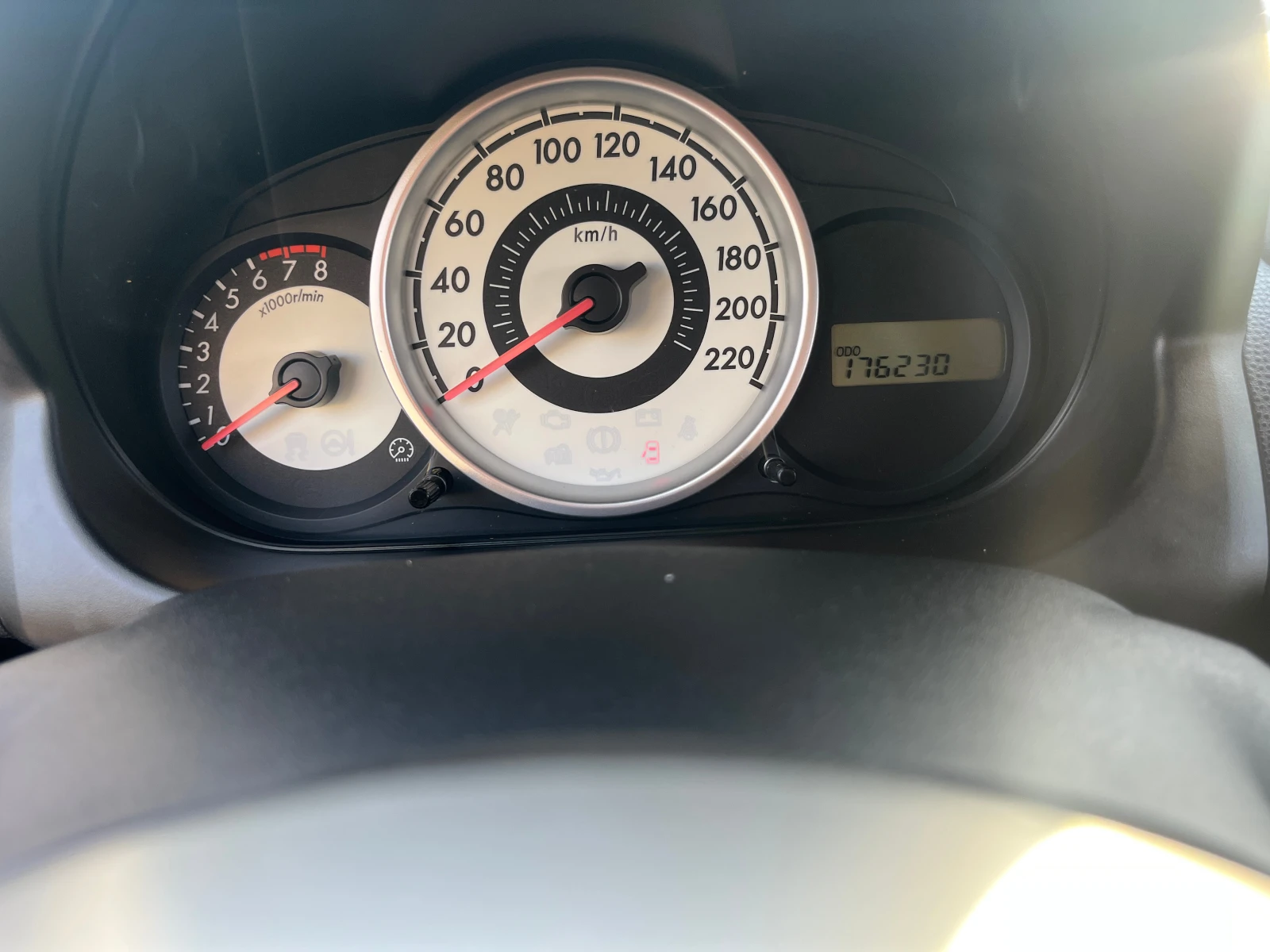 Mazda 2 1.3   | Mobile.bg   12