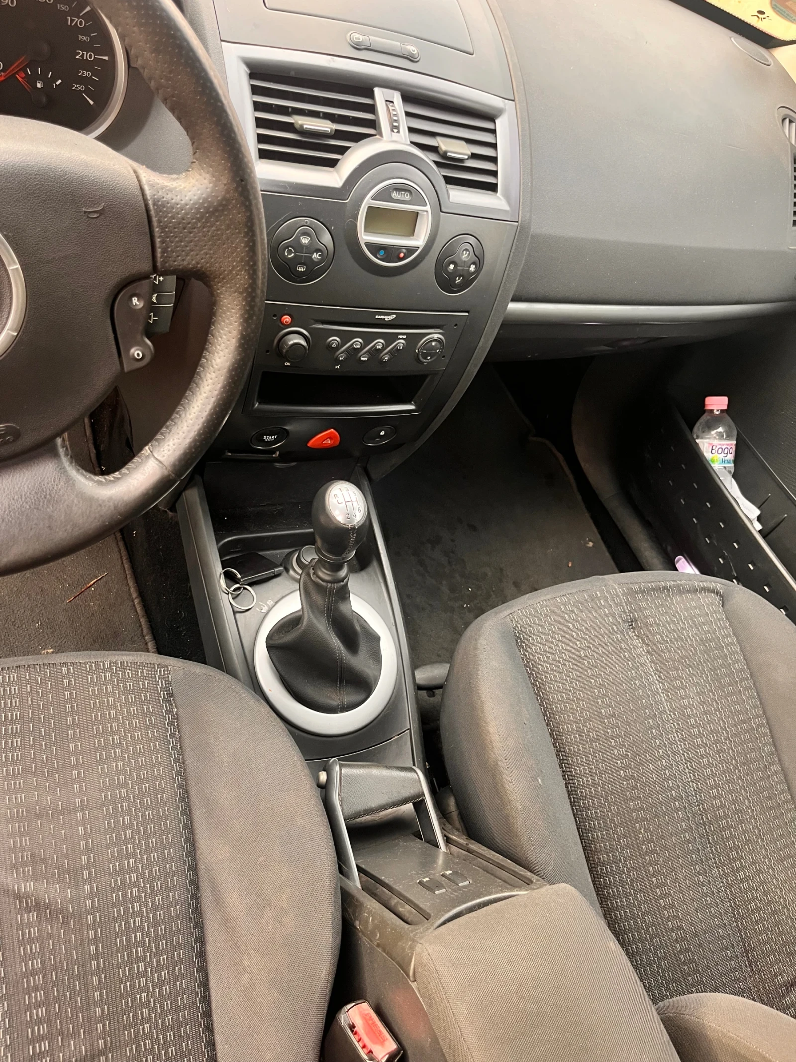 Renault Megane, снимка 9 - Автомобили и джипове - 53764062