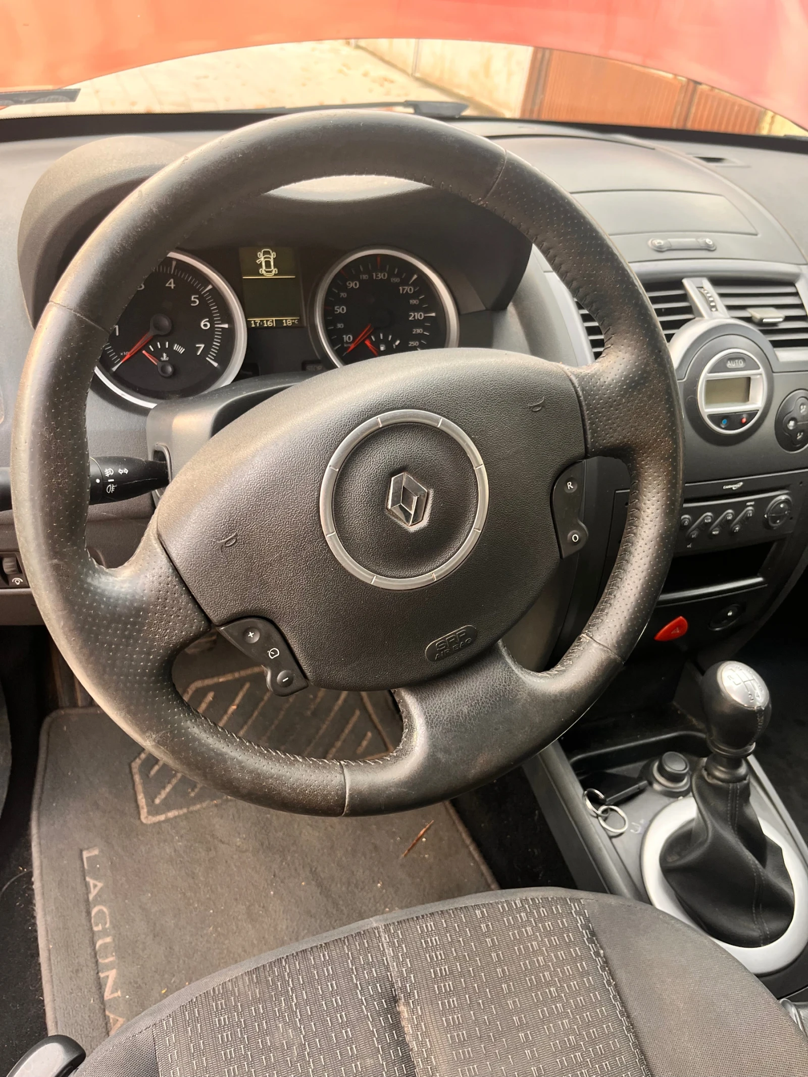 Renault Megane, снимка 11 - Автомобили и джипове - 53764062