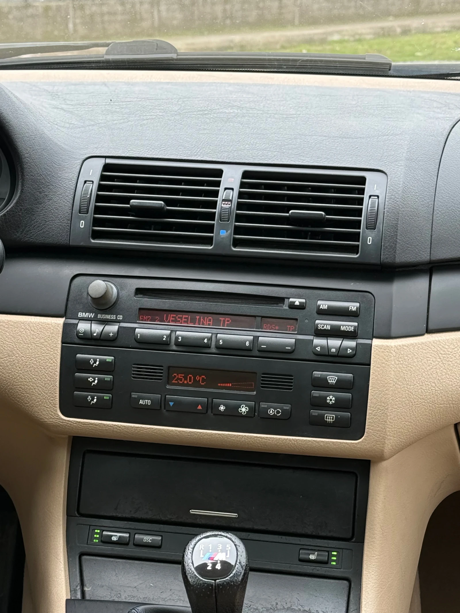 BMW 320 Facelift* 150кс, снимка 14 - Автомобили и джипове - 53819561