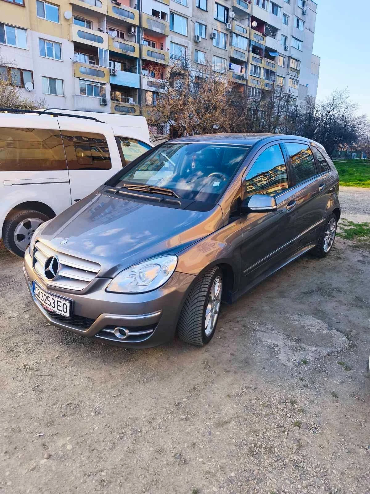 Mercedes-Benz B 180, снимка 2 - Автомобили и джипове - 54444689