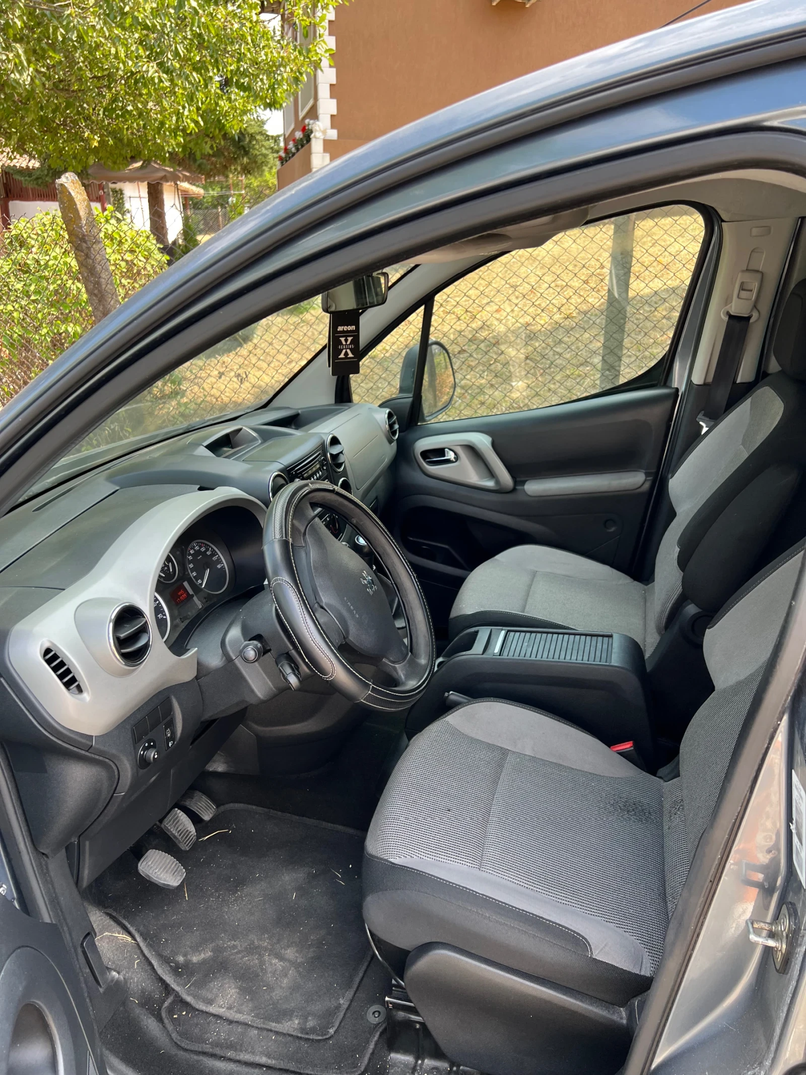 Peugeot Partner 1, 6 benzin, снимка 4 - Автомобили и джипове - 54493564