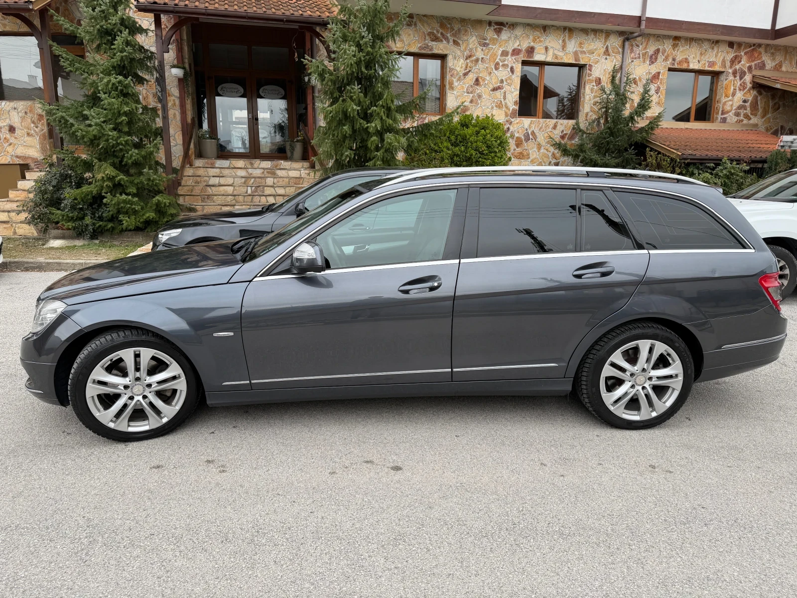 Mercedes-Benz C 220, снимка 8 - Автомобили и джипове - 54618133