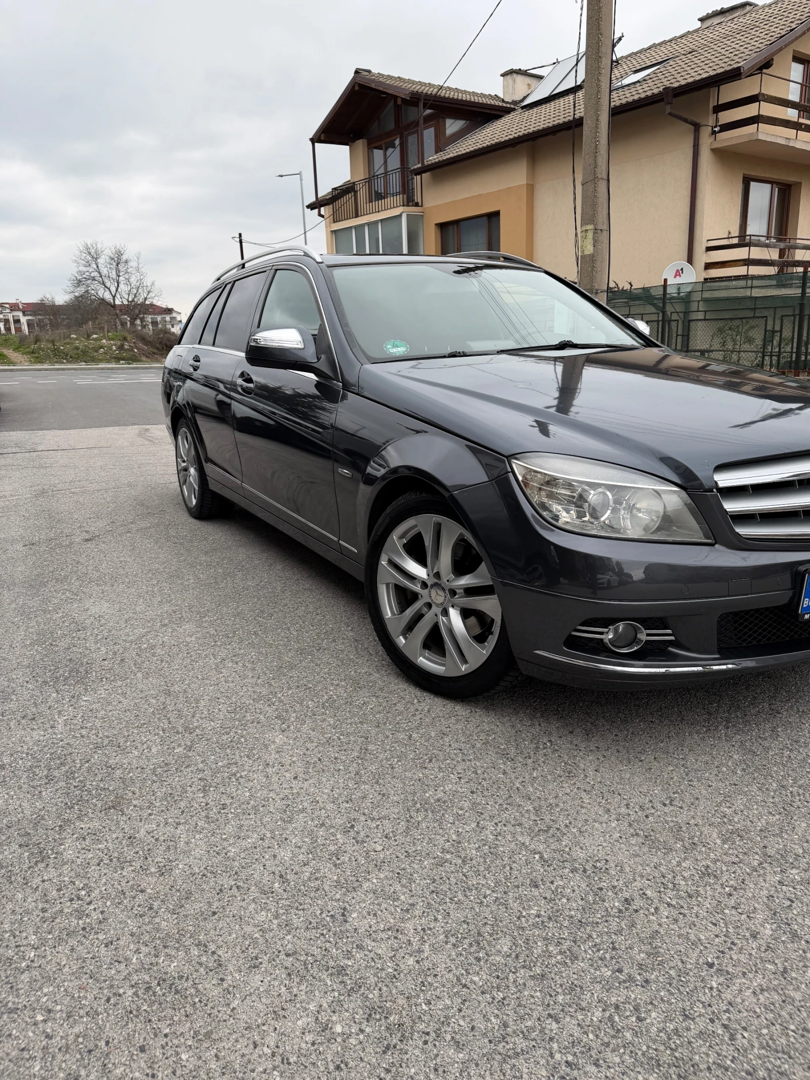 Mercedes-Benz C 220, снимка 6 - Автомобили и джипове - 54618133