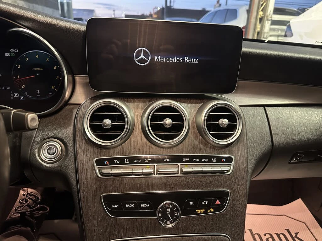 Mercedes-Benz C 300 AMG* BURMESTER* 4MATIC* Digital Cockpit* 2Ключа, снимка 12 - Автомобили и джипове - 54686143
