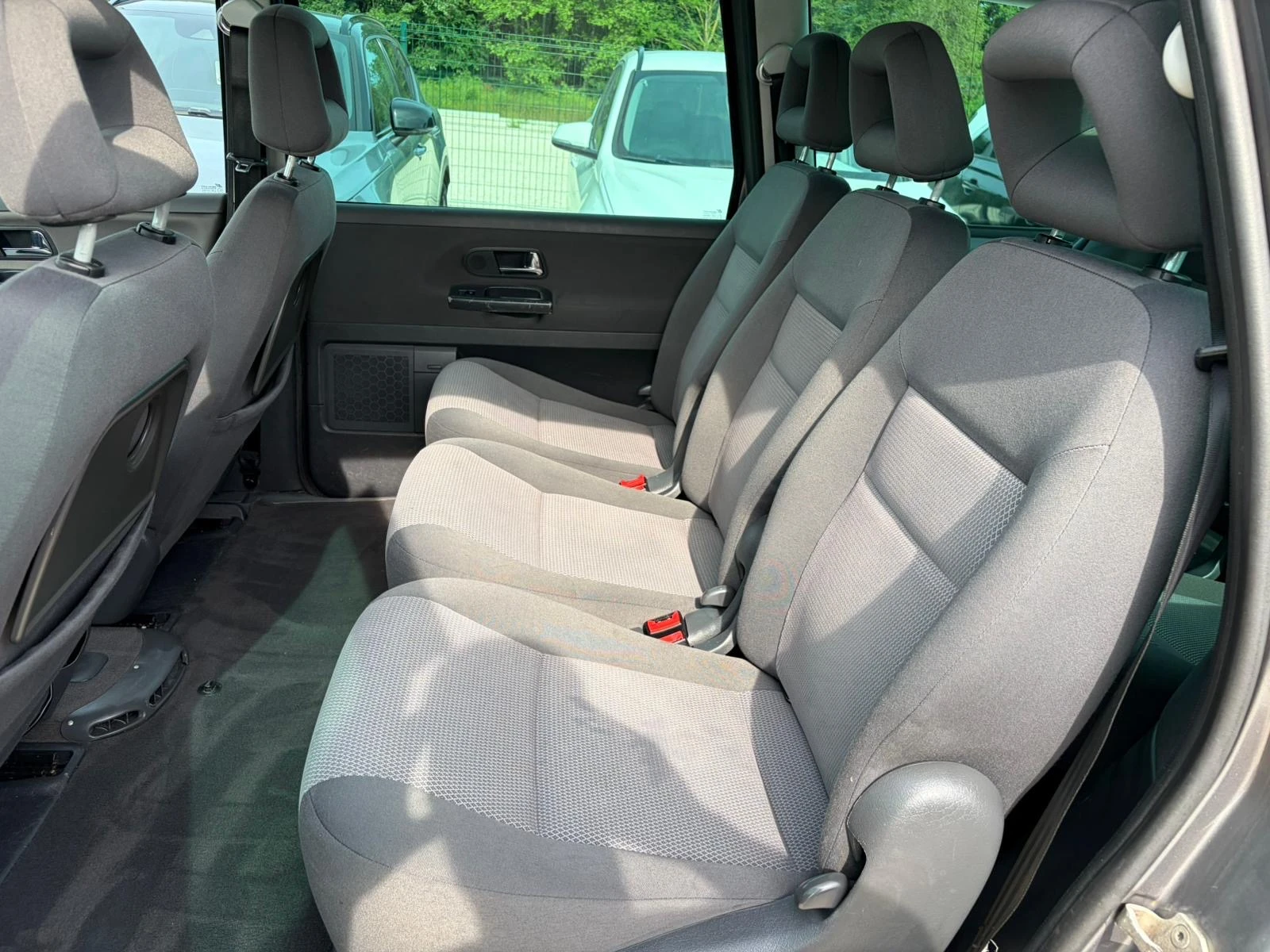 Seat Alhambra 1.9TDI-116 6+ 1 4x4, снимка 13 - Автомобили и джипове - 54783684