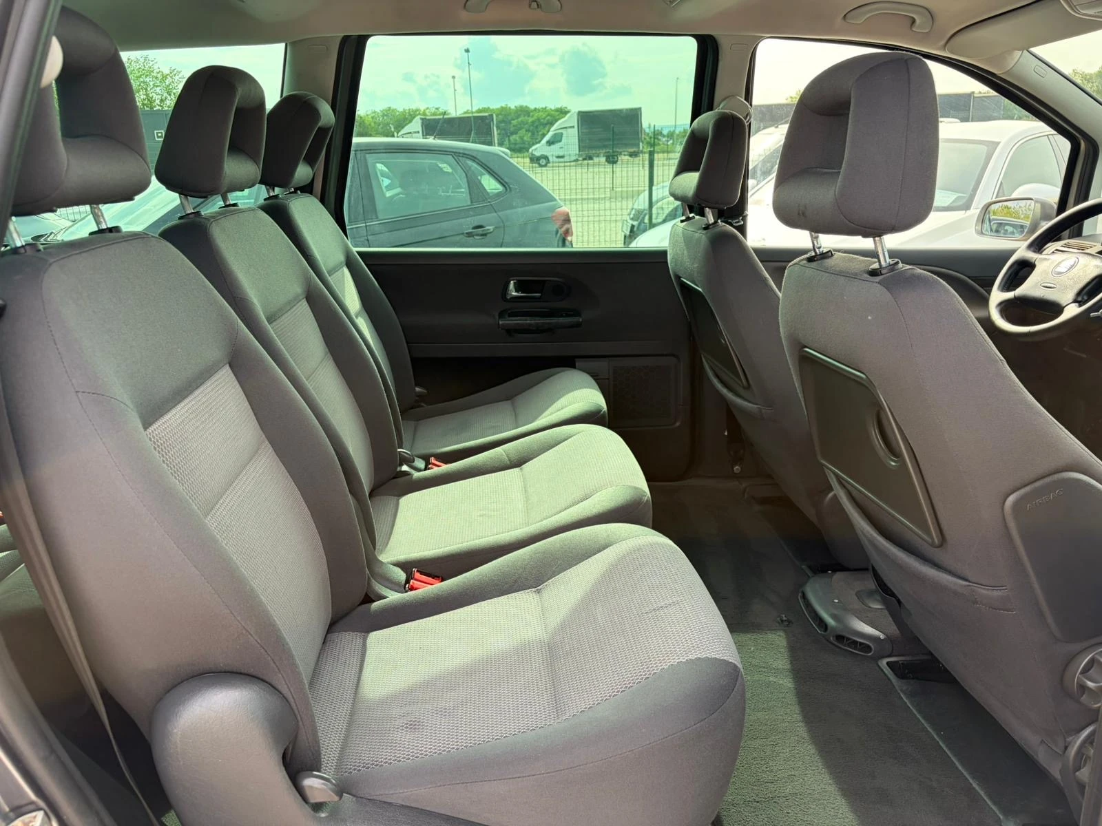 Seat Alhambra 1.9TDI-116 6+ 1 4x4, снимка 12 - Автомобили и джипове - 54783684