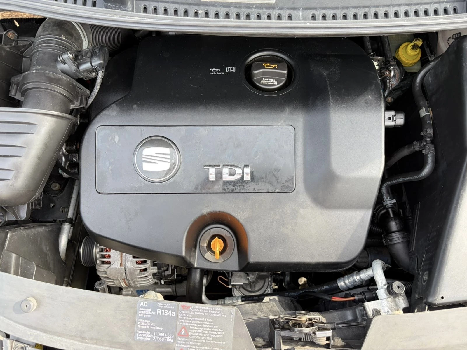 Seat Alhambra 1.9TDI-116 6+ 1 4x4, снимка 15 - Автомобили и джипове - 54783684