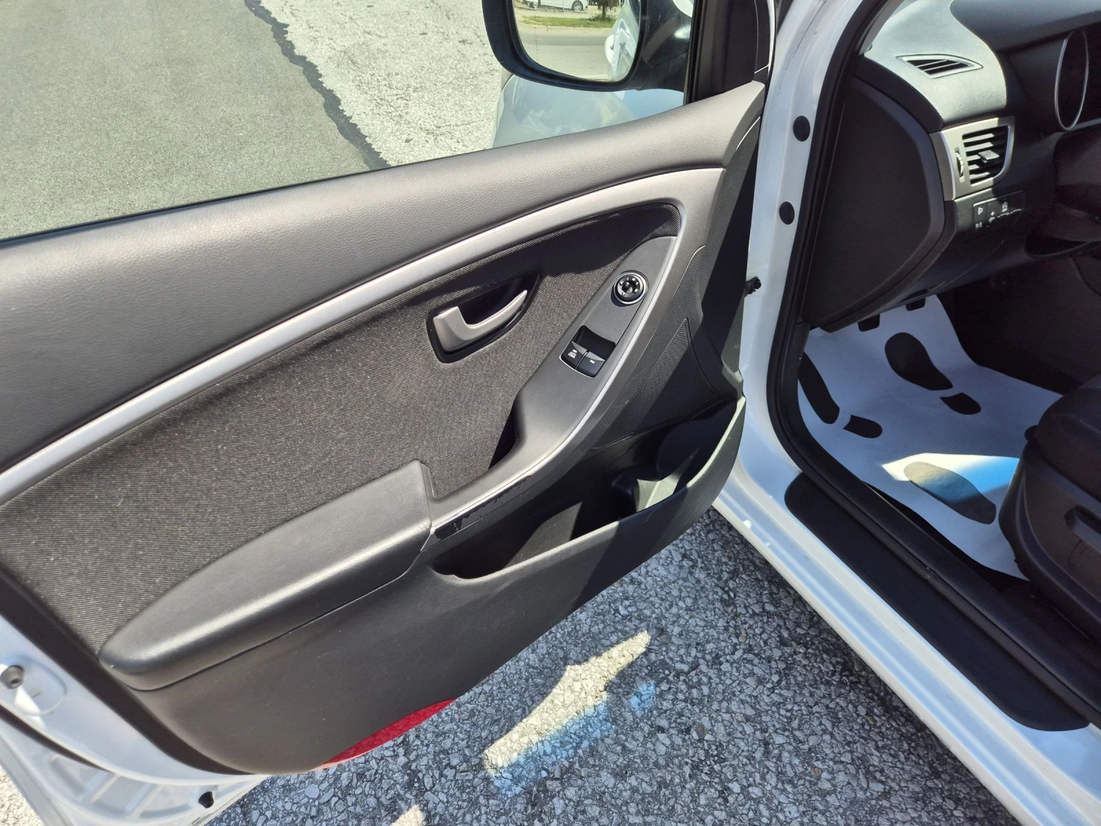 Hyundai I30 1.4Benzin, снимка 13 - Автомобили и джипове - 54836580