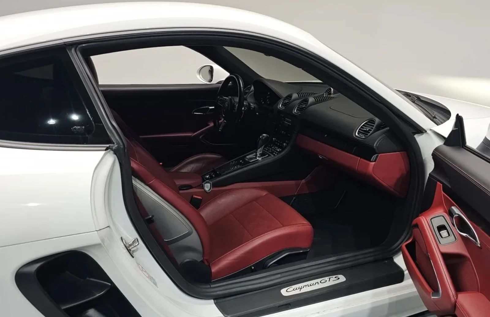 Porsche Cayman GTS* 718* , снимка 15 - Автомобили и джипове - 55190150