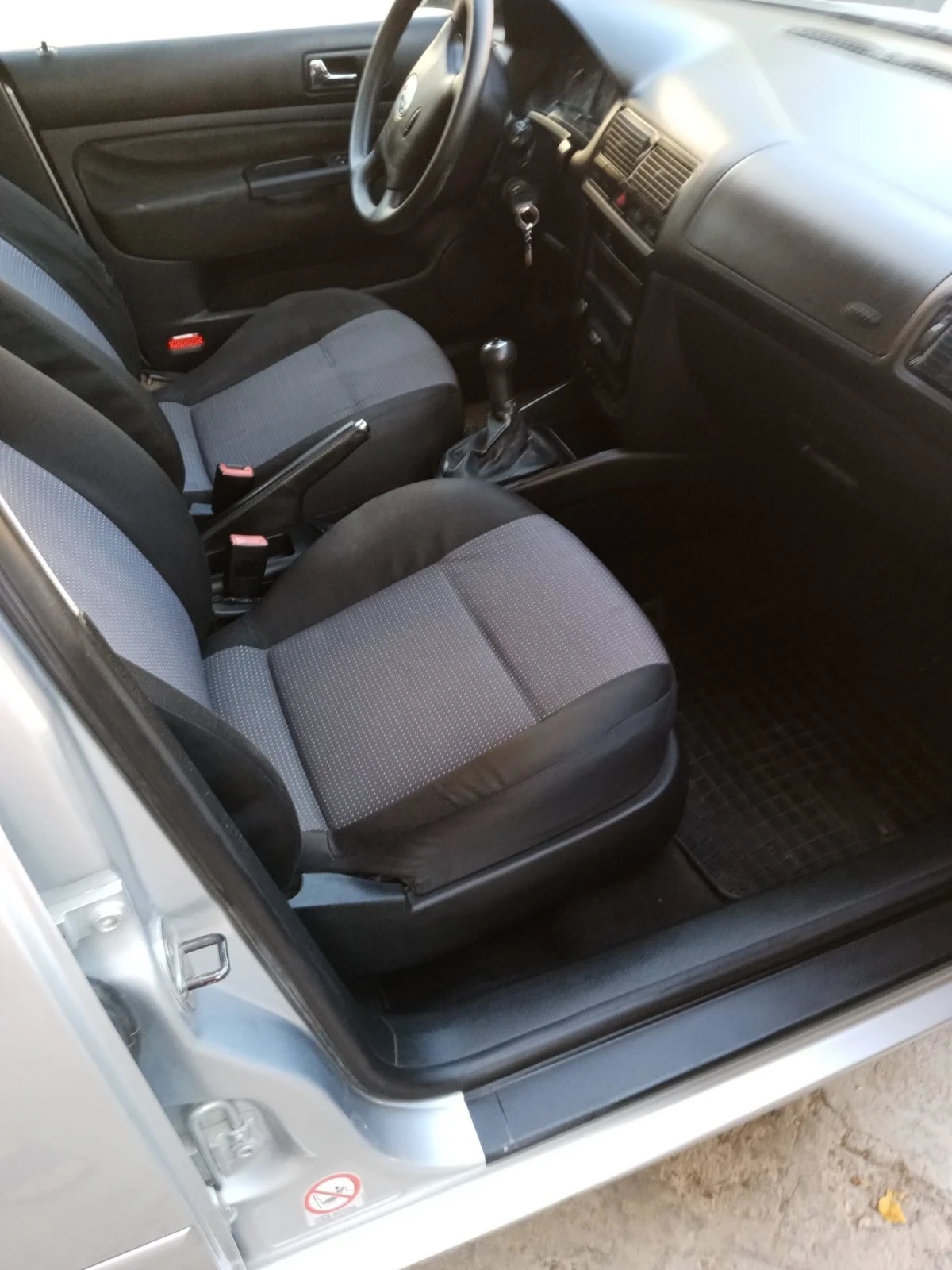 VW Golf 4, снимка 7 - Автомобили и джипове - 55325580