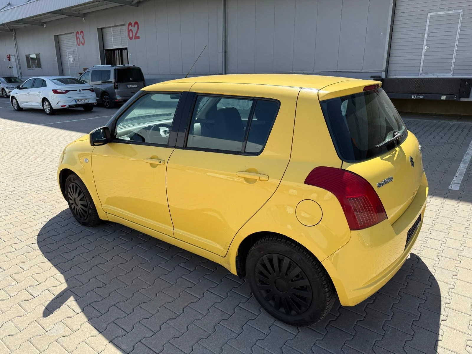 Suzuki Swift, снимка 13 - Автомобили и джипове - 55354371