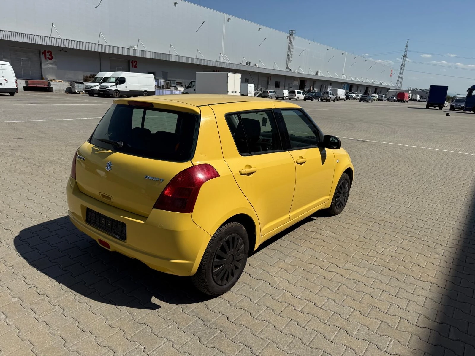 Suzuki Swift, снимка 15 - Автомобили и джипове - 55354371