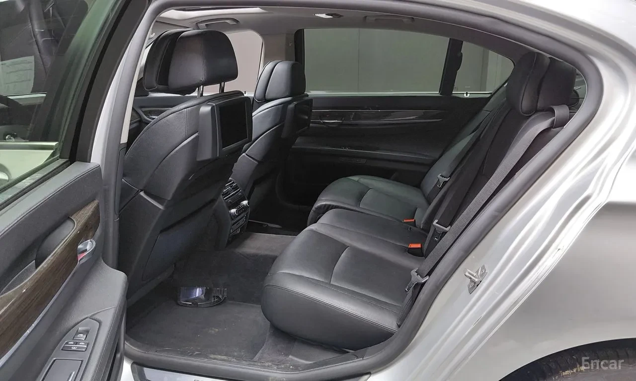 BMW 730 Long* ОДБУХ* HEAD-UP* HiFi* SOFT CLOSE* , снимка 12 - Автомобили и джипове - 55546711