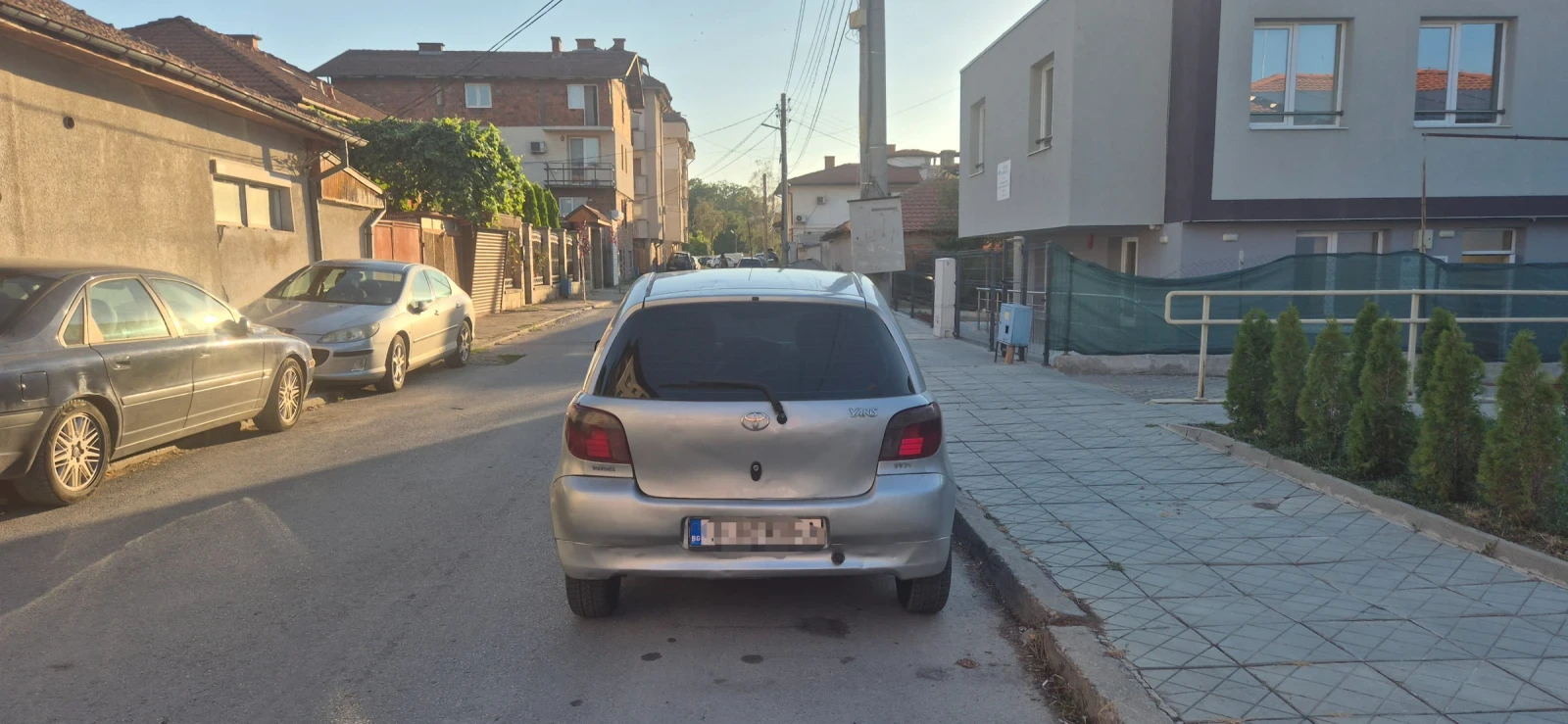 Toyota Yaris 1.3 VVT-I Газ/Бензин, снимка 4 - Автомобили и джипове - 55679194