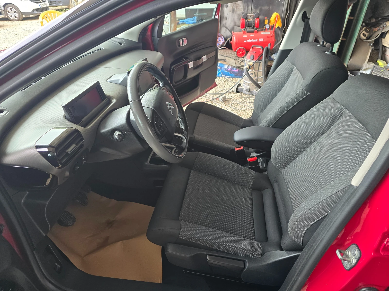 Citroen C4 Cactus 1, 2VTI Shine, снимка 13 - Автомобили и джипове - 56245509