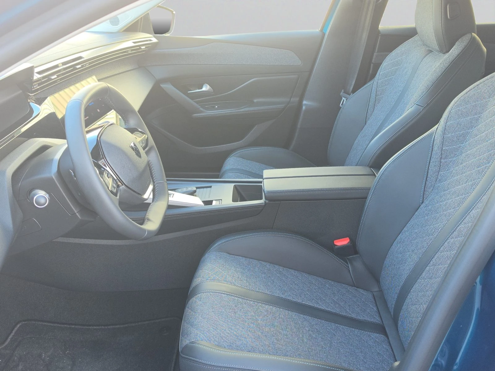 Peugeot 408 ALLURE 1, 6 Plug-in HYBRID 2WD 180 e-EAT8//2306R10 | Mobile.bg � ����������� 11
