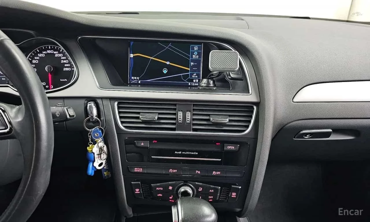 Audi A4 30 TDI Dynamiс/ФИНАНСИРАНЕ, снимка 14 - Автомобили и джипове - 56331954