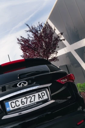 ����� �� �������� �� Infiniti QX70 S premium 4x4