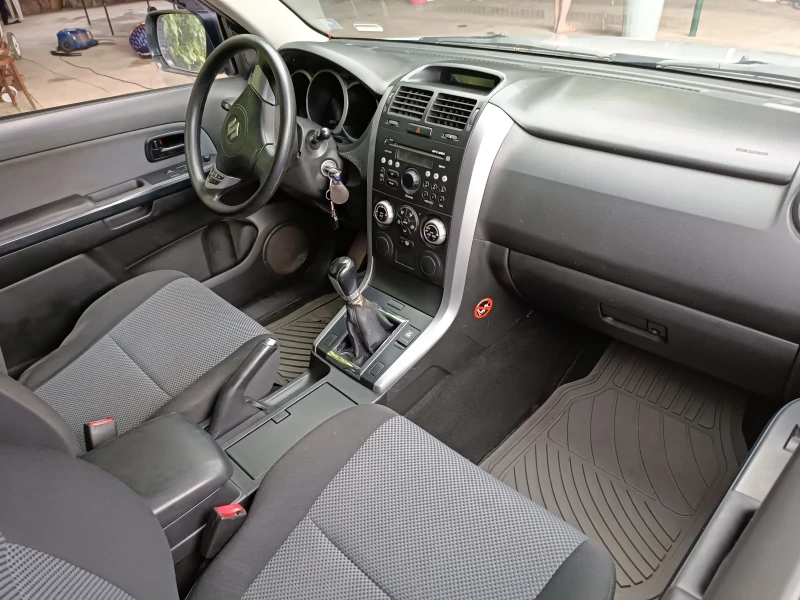Suzuki Grand vitara 1.6 4X4 , снимка 8 - Автомобили и джипове - 53008907