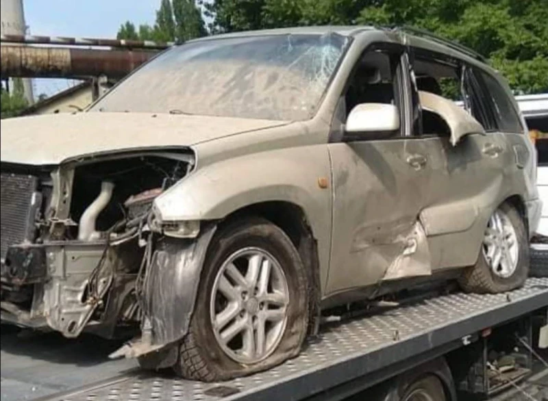 Toyota Rav4 2.0, снимка 2 - Автомобили и джипове - 51781268