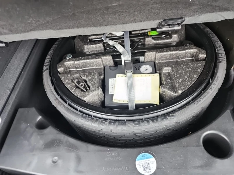 Audi Q8 55tfsi TECHNIK * CARFAX * Matrix * Head Up * , снимка 15 - Автомобили и джипове - 53378648