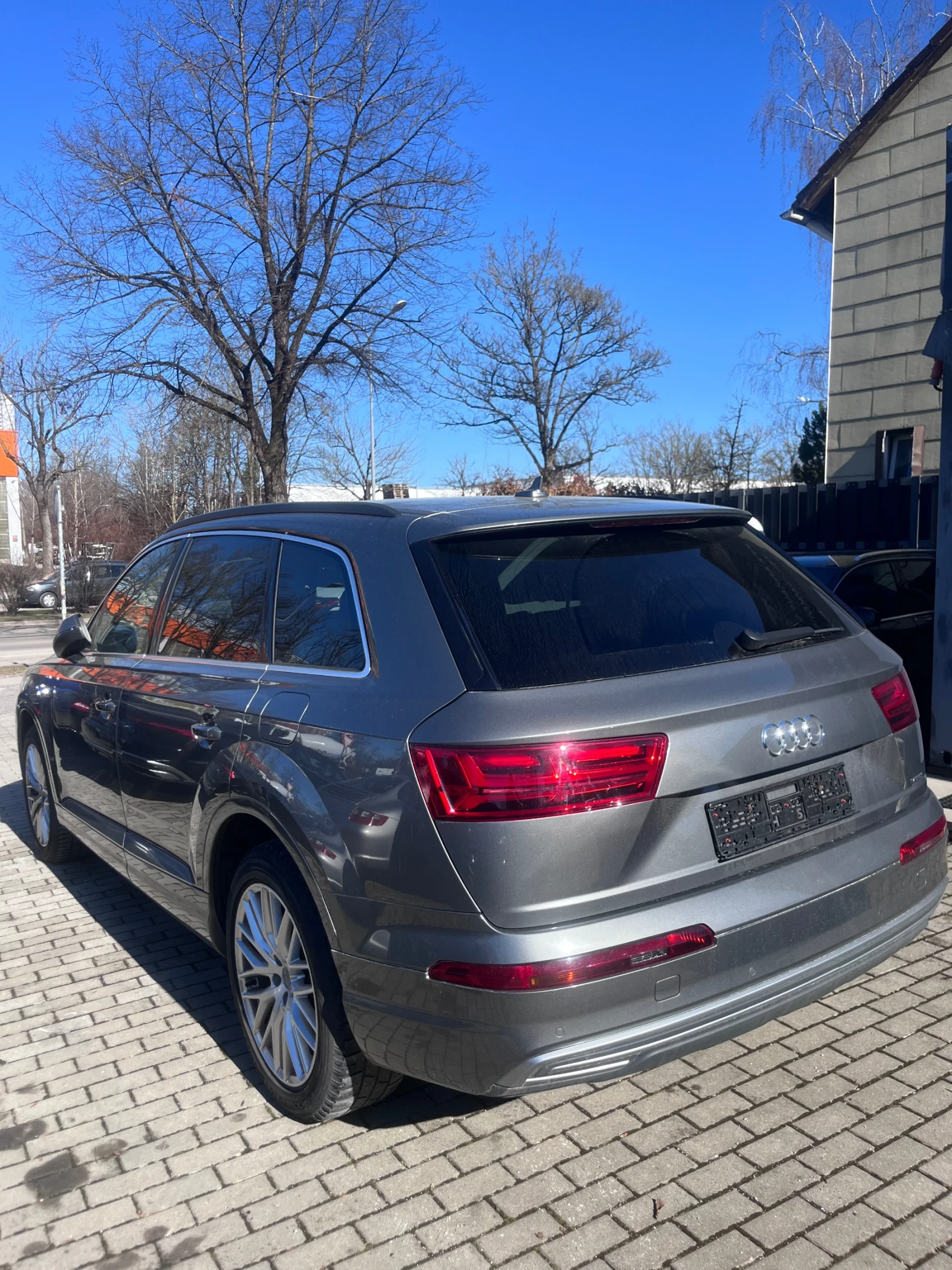 Audi Q7 Внос от Германия | топ състояние | ETRON | ЛИЗИНГ, снимка 4 - Автомобили и джипове - 53913344