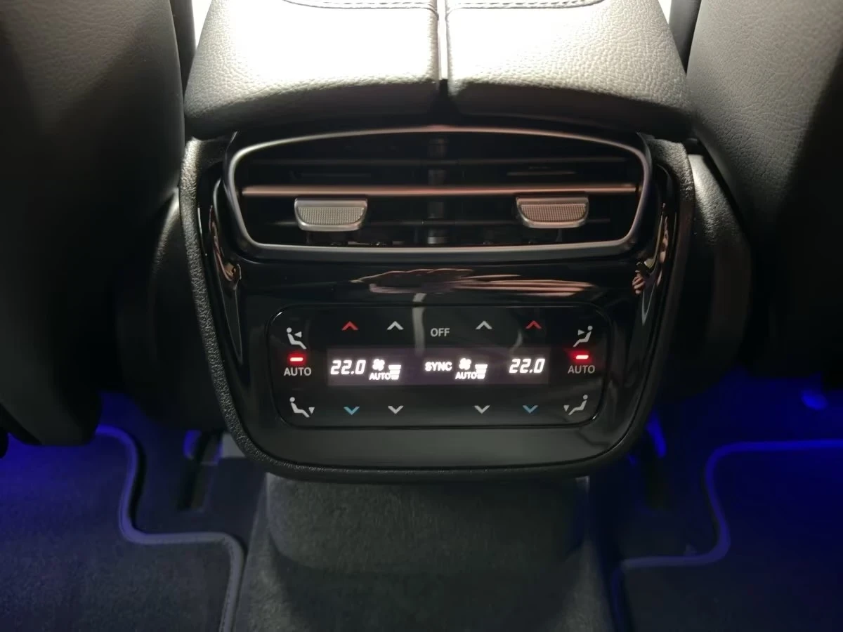 Mercedes-Benz EQE 350+ AMG Premium 25k km DISTR 360 Matrix Burmest, снимка 15 - Автомобили и джипове - 54214981