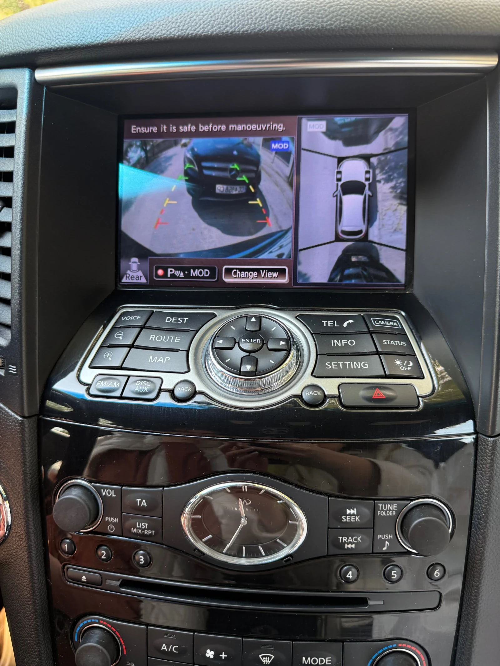 Infiniti QX70, снимка 5 - Автомобили и джипове - 54381489