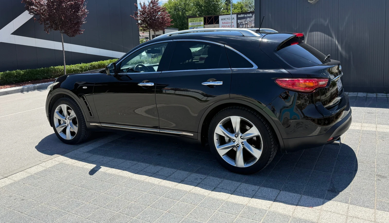 Infiniti QX70 S premium 4x4, снимка 2 - Автомобили и джипове - 54381489