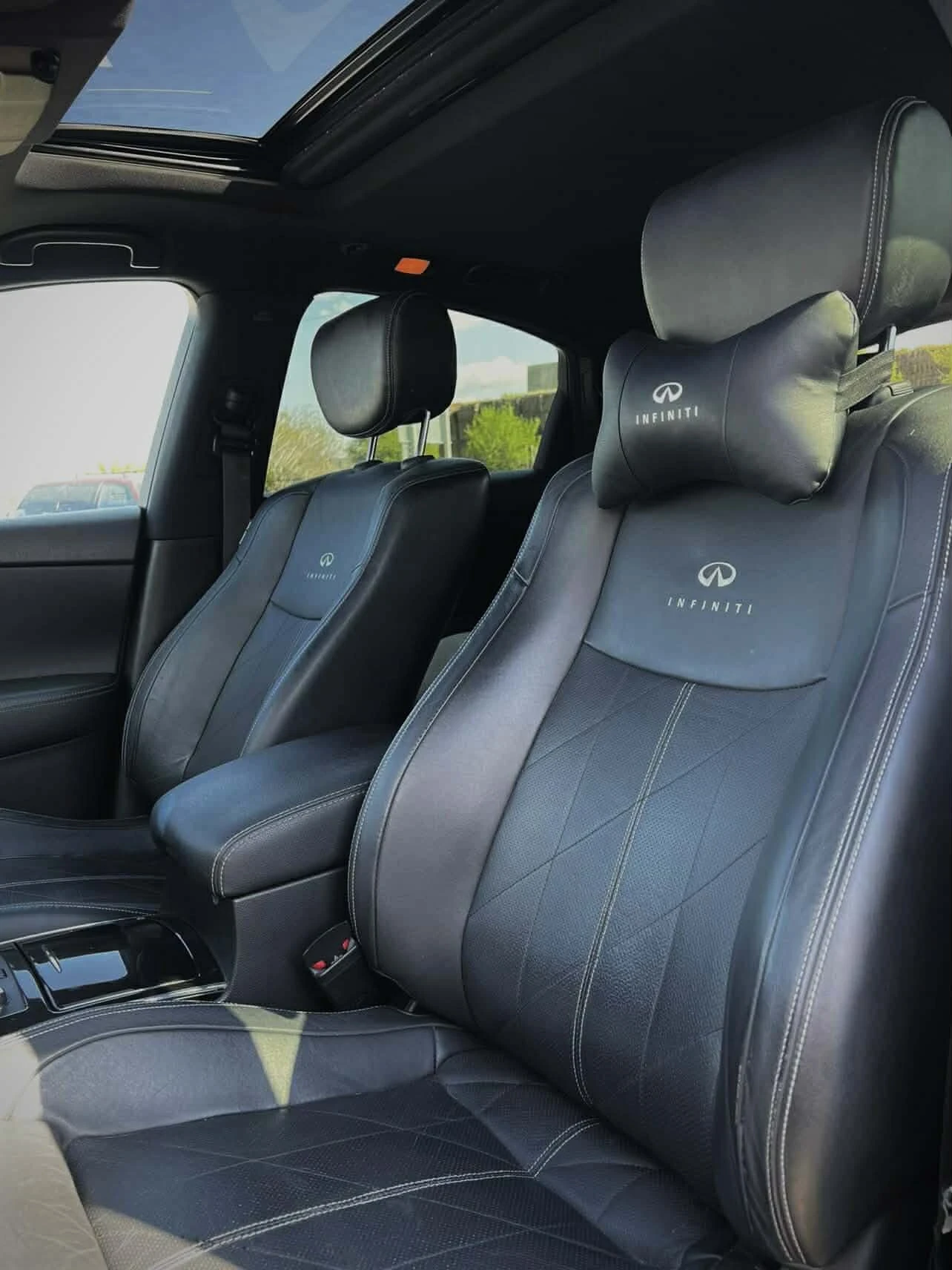 Infiniti QX70, снимка 8 - Автомобили и джипове - 54381489