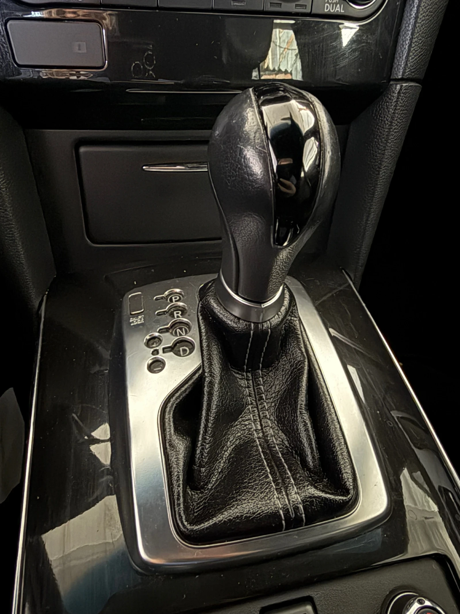 Infiniti QX70, снимка 16 - Автомобили и джипове - 54381489