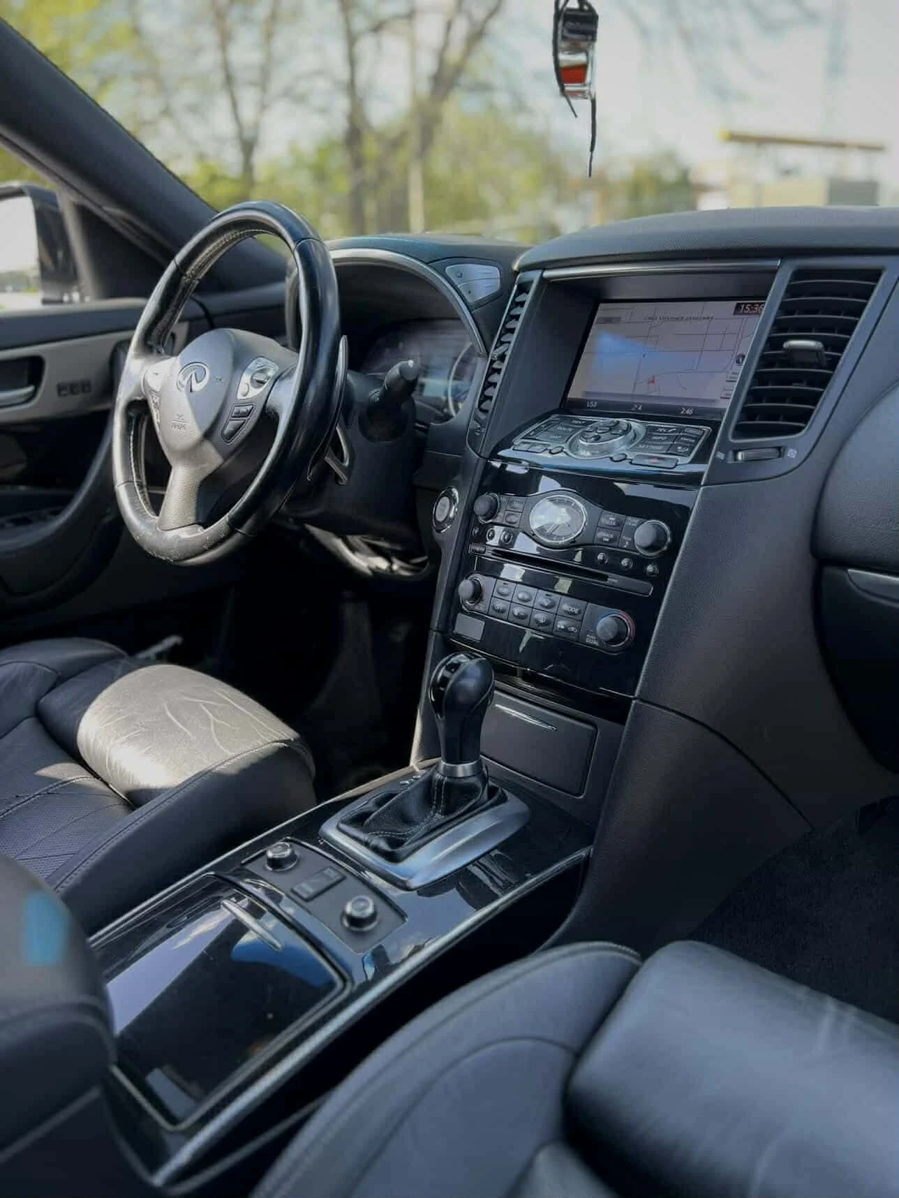 Infiniti QX70, снимка 10 - Автомобили и джипове - 54381489