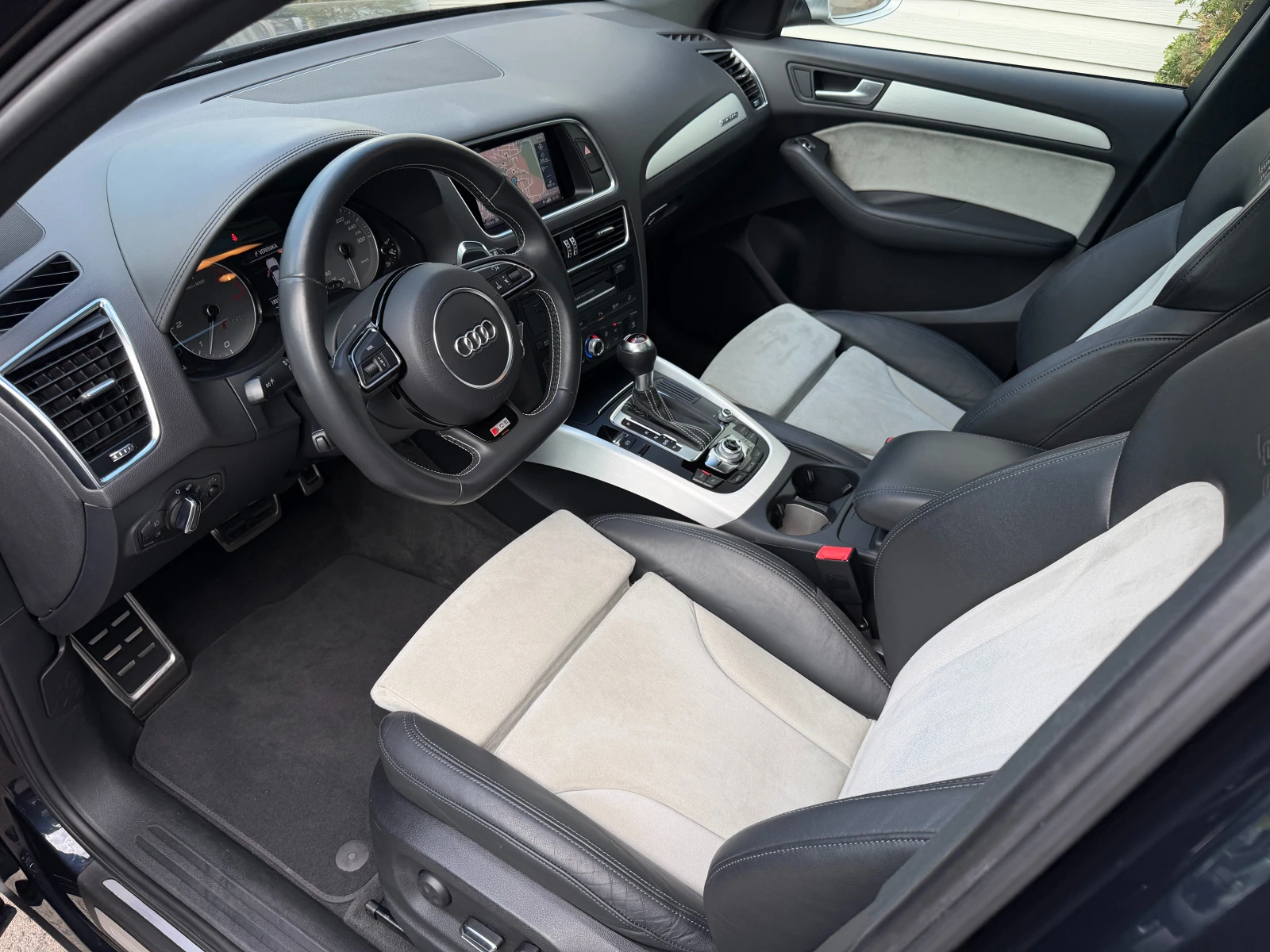 Audi SQ5 3.0TDI* 313* СЕРВИЗНА КНИЖКА С ПЪЛНА ИСТОРИЯ В АУД, снимка 6 - Автомобили и джипове - 54642163