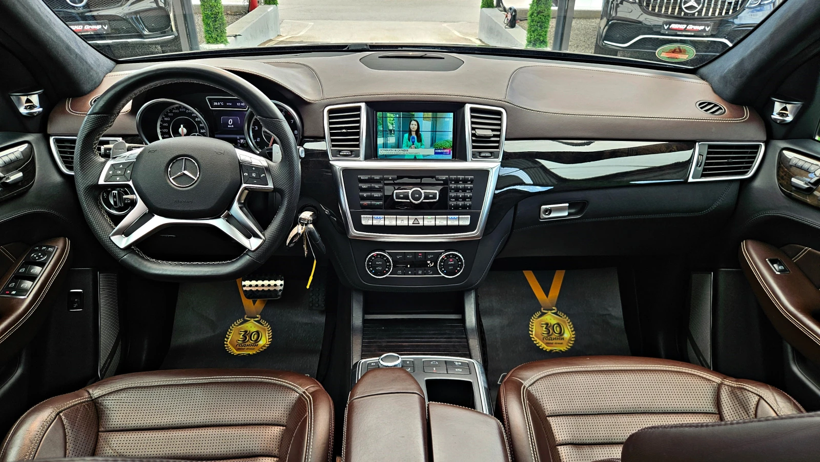 Mercedes-Benz ML 63 AMG TVX3/557КС/DISTR/PANO/МАСАЖ/360CAM/ОБДУХ/BANG&OLUF, снимка 9 - Автомобили и джипове - 54701671