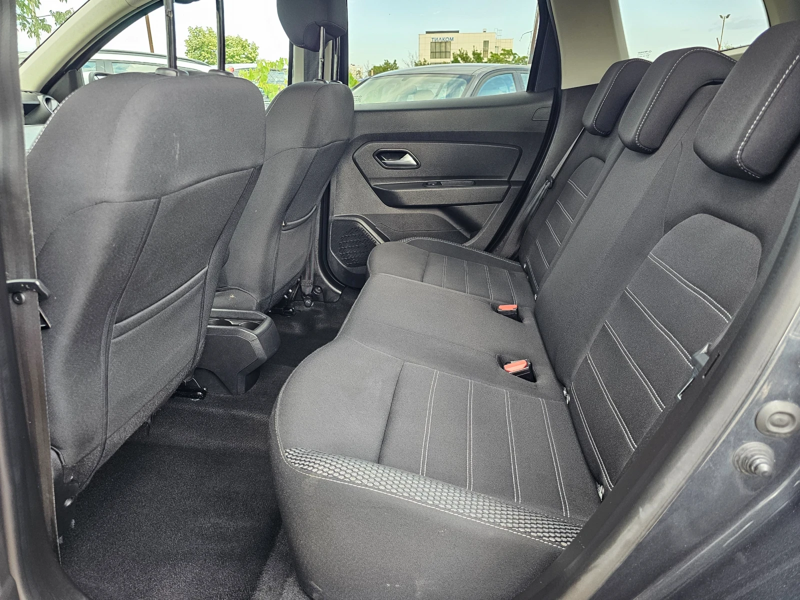 Dacia Duster 1.6i, 114к.с., GPL, снимка 10 - Автомобили и джипове - 55287810