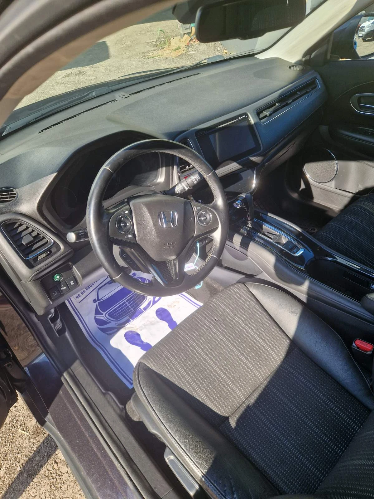 Honda Hr-v 1.5, снимка 9 - Автомобили и джипове - 55735147