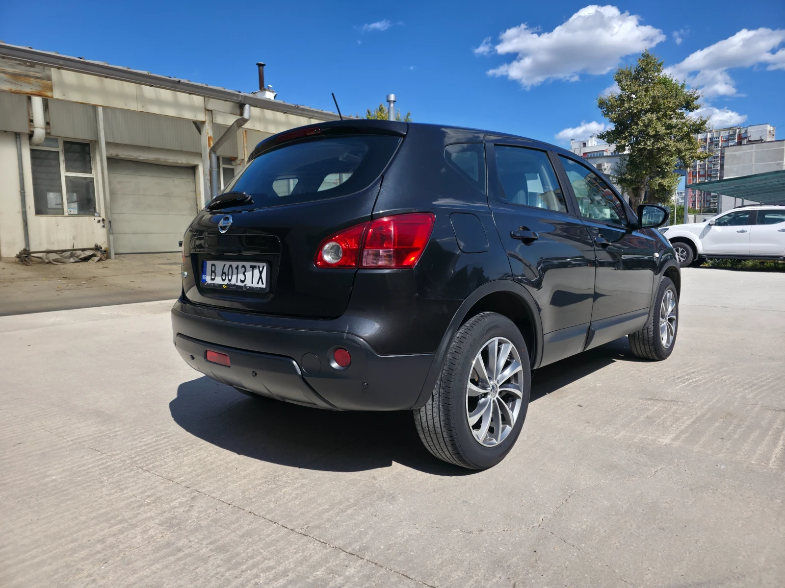 Nissan Qashqai 1.6 16v, снимка 3 - Автомобили и джипове - 55972582