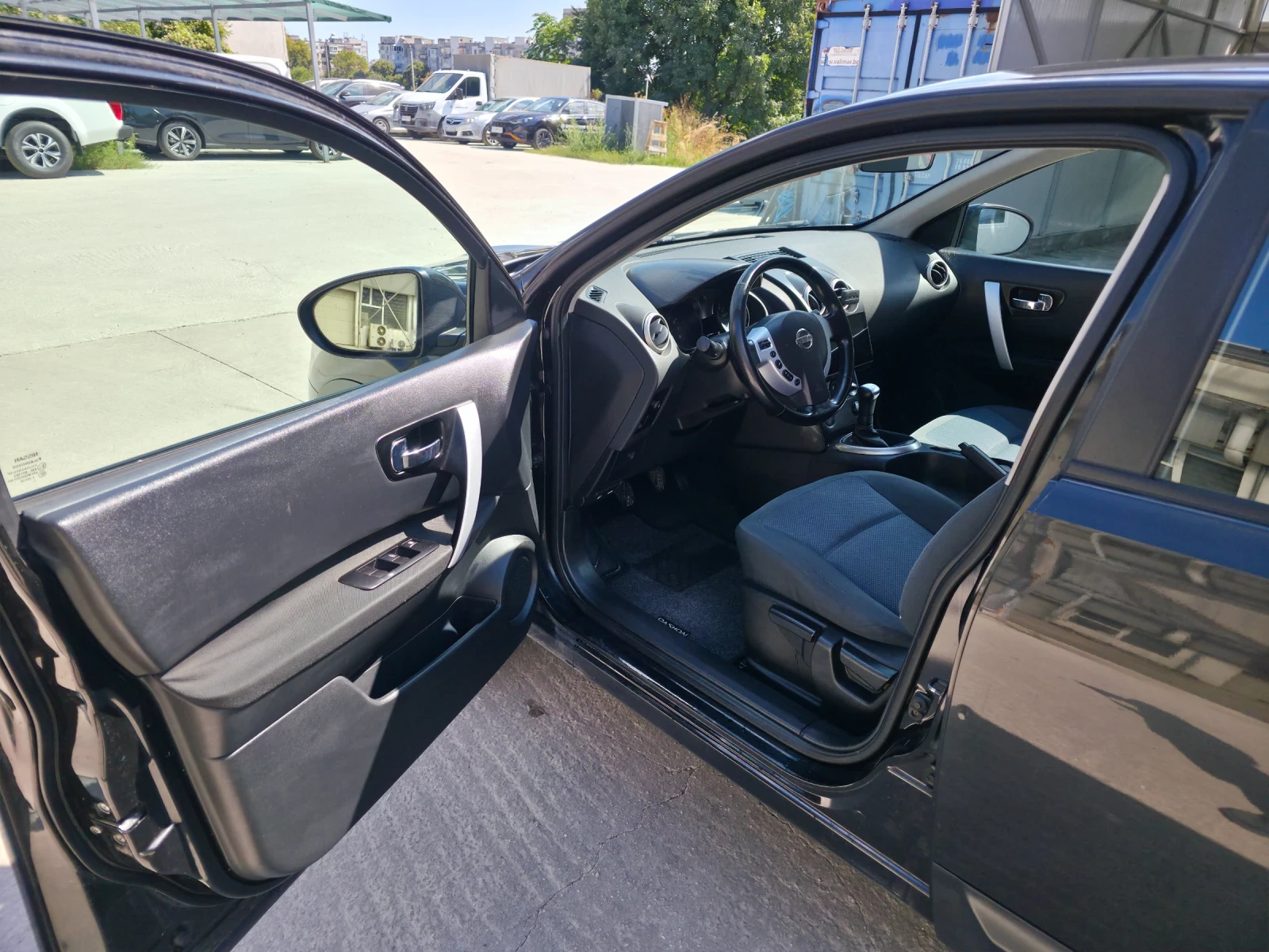 Nissan Qashqai 1.6 16v, снимка 9 - Автомобили и джипове - 55972582