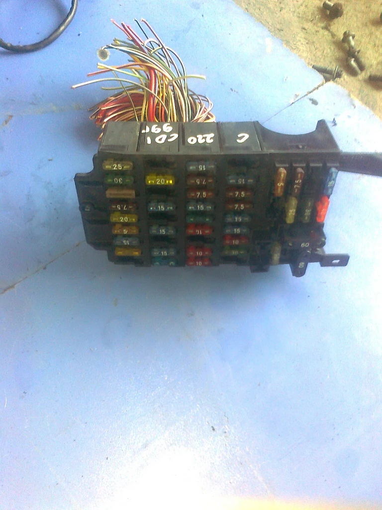 Бушонно табло за Мерцедес Ц220 ЦДИ 99г.(1)