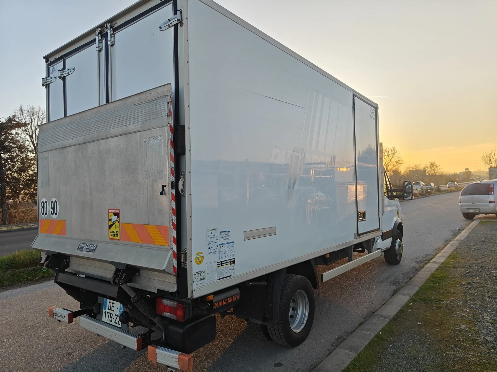 ����� ���� ����� ����� | Mobile.bg � ����������� 4