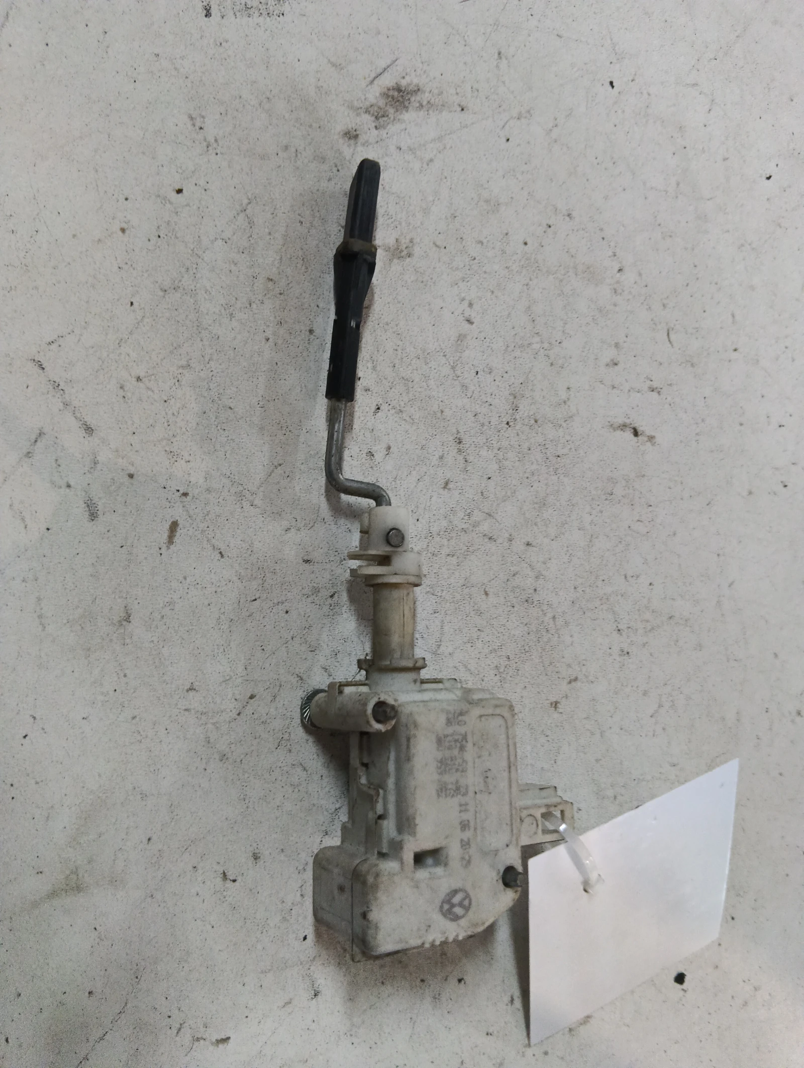 заключващ механизъм резервоар 1T0810773 VW Touran