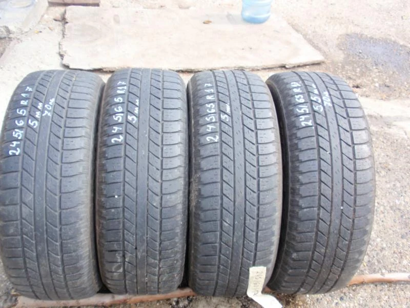 Гуми Всесезонни 245/65R17, снимка 3 - Гуми и джанти - 8379216