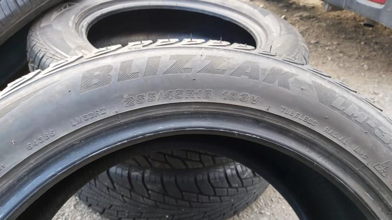 Гуми Зимни 255/45R18, снимка 6 - Гуми и джанти - 27725630