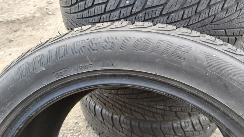 Гуми Зимни 255/45R18, снимка 5 - Гуми и джанти - 27725630