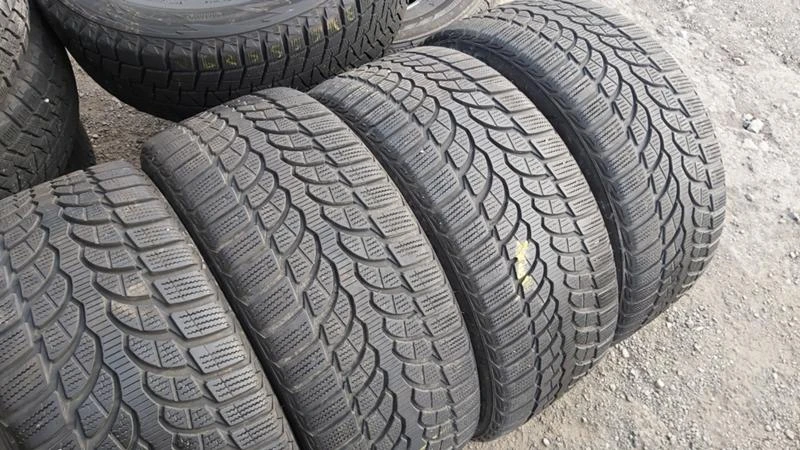 Гуми Зимни 255/45R18, снимка 2 - Гуми и джанти - 27725630