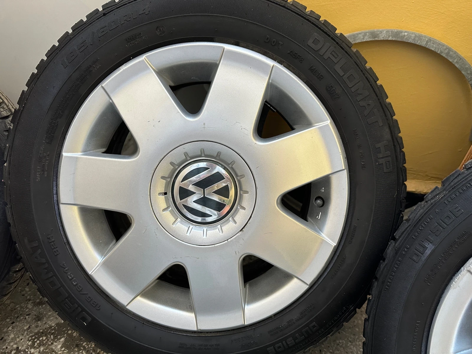 ���� � ������ 185/60R14 �� VW Polo | Mobile.bg � ����������� 4