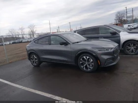 Ford Mustang Mach-E Premium AWD, снимка 7